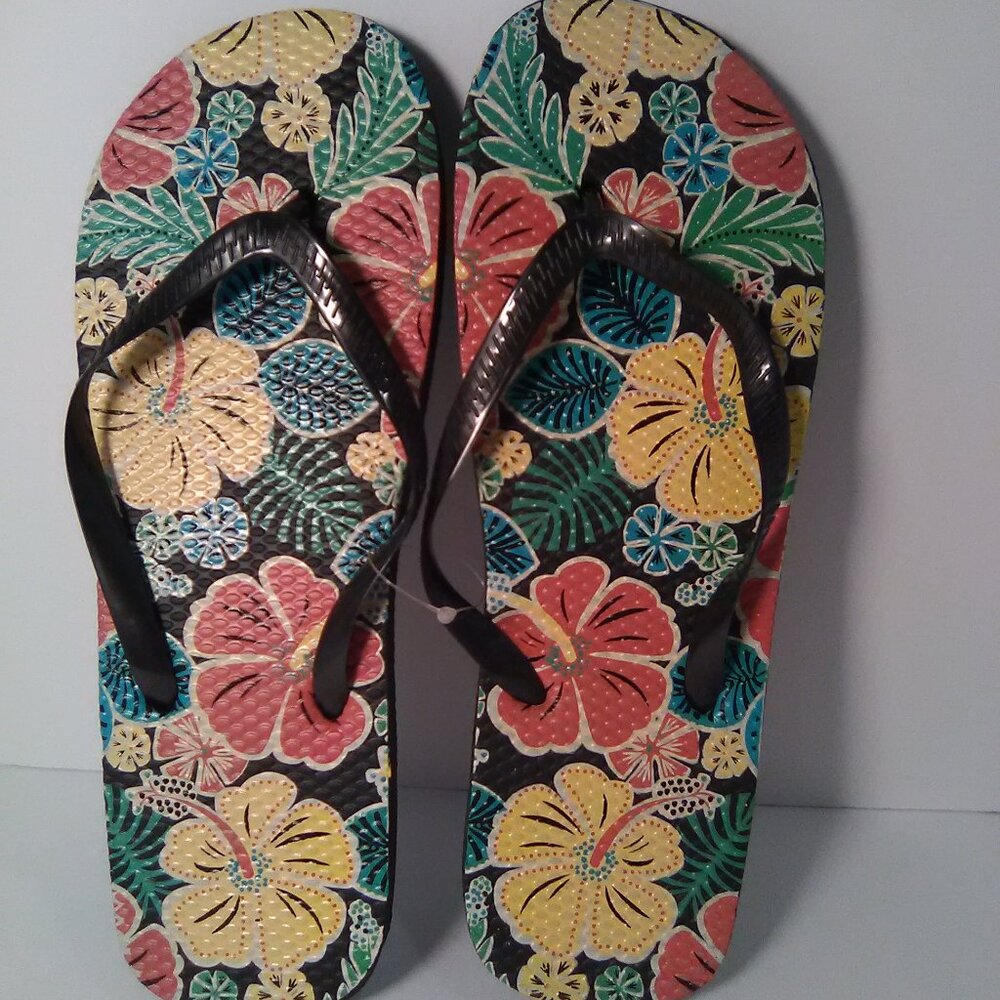 Juncture Women's Flip Flop Sandals Color Black/Floral Design Size M 7/8 NWOT